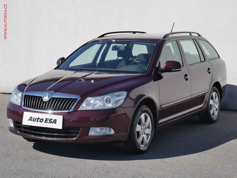 Škoda Octavia (2012) 1.6 TDi, ČR, Ambition, TZ - fotka 3 z 17