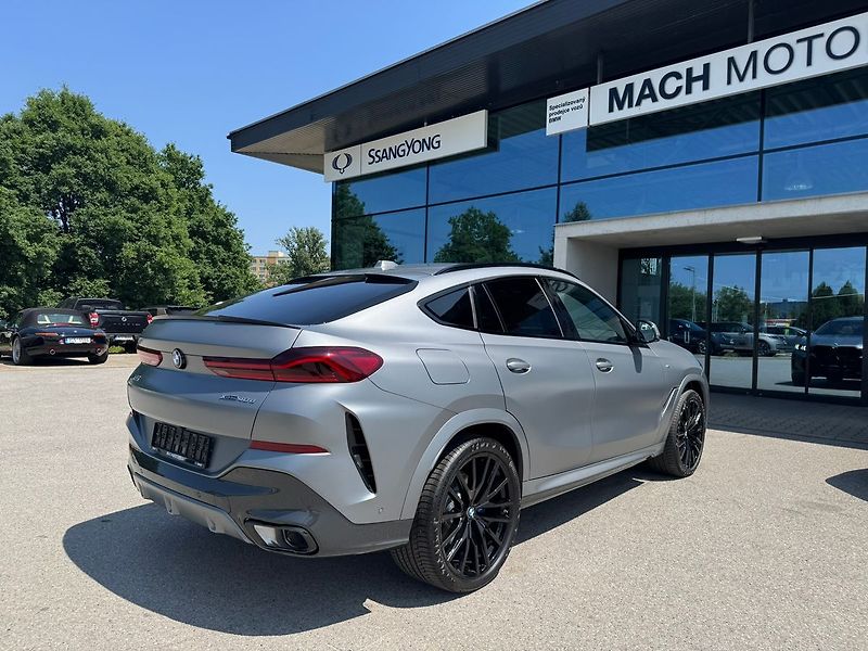 BMW X6 - fotka 11 z 28