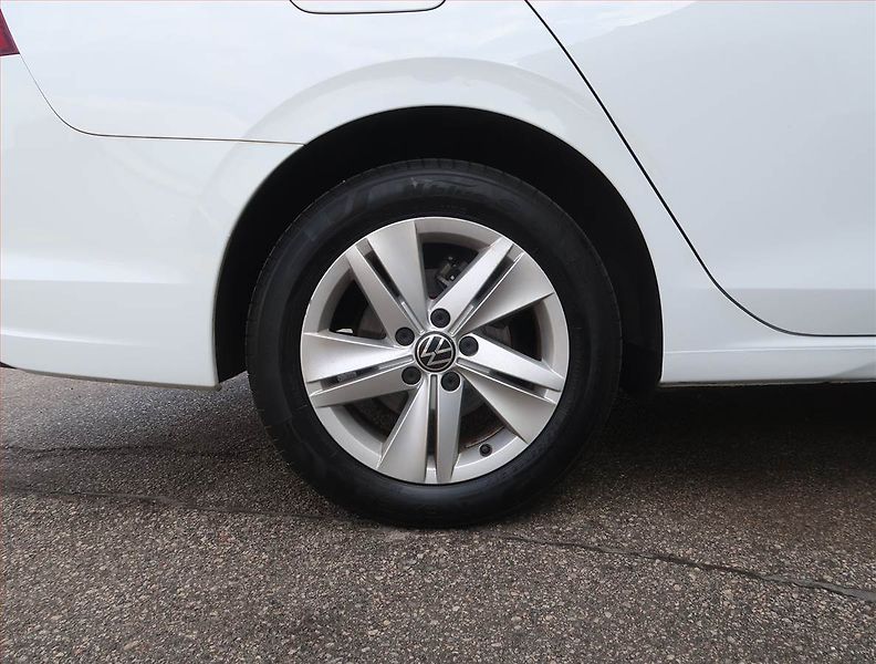 Volkswagen Golf (2021) Life 2.0 TDI, Serv.kniha - fotka 14 z 18