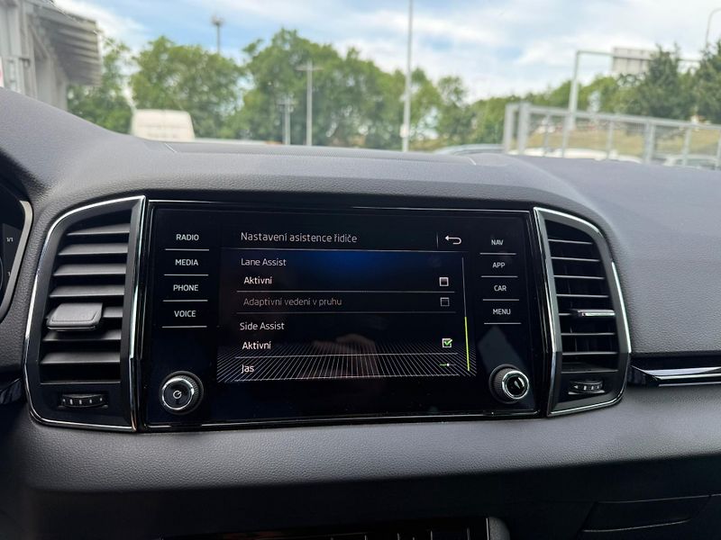 Škoda Karoq Sportline 1.5 TSI 110kw DSG - fotka 15 z 25