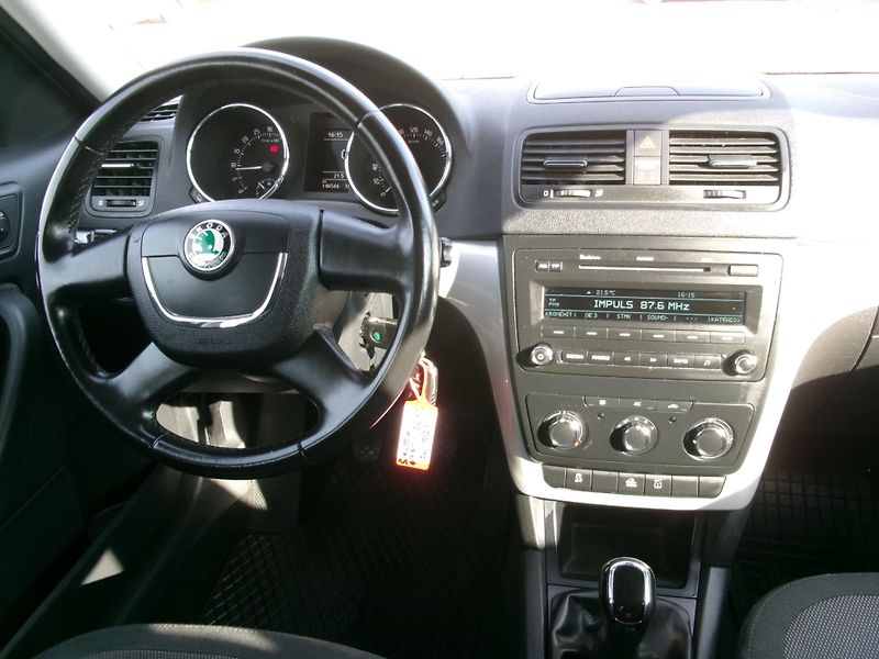Škoda Yeti (2012) 2,0TDI 4x4 AC TAŽNÉ 1.MAJ - fotka 20 z 26
