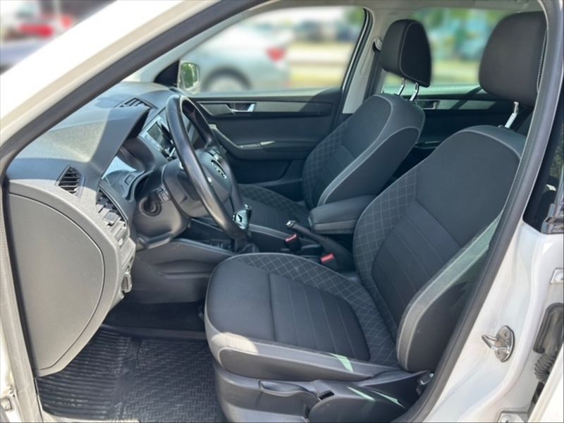 Škoda Fabia 1,0 TSI 70 Ambition - fotka 7 z 11