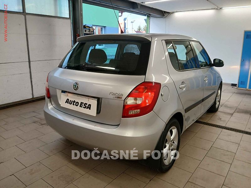 Škoda Fabia (2008) 1.2 i, ČR, servis.kniha - fotka 2 z 3