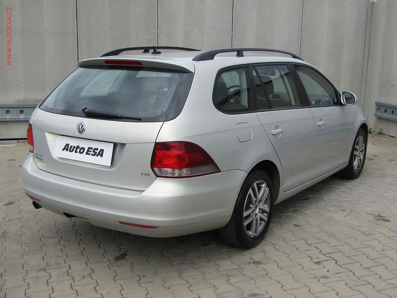 Volkswagen Golf (2010) 1.2 TSi, 2.maj,ČR, Tempo - fotka 4 z 17
