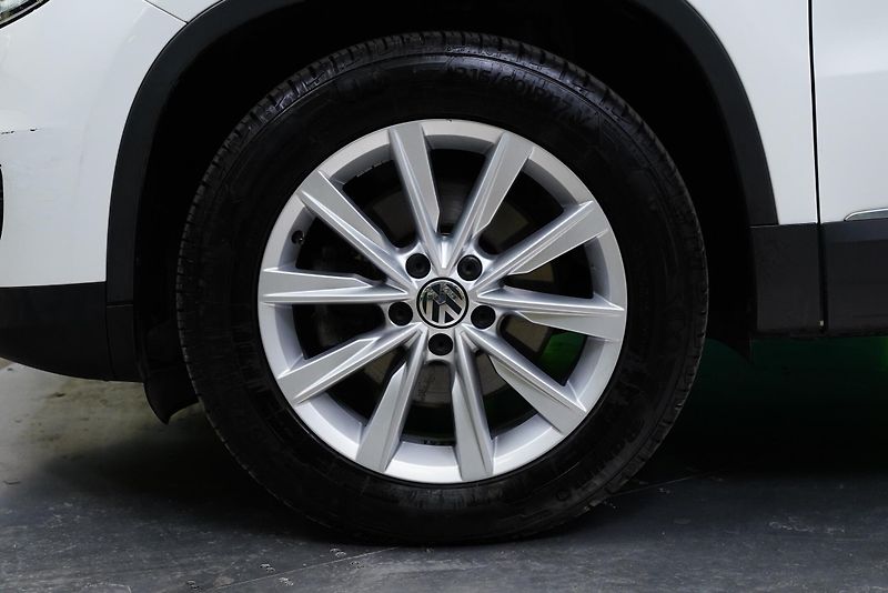 Volkswagen Tiguan - fotka 10 z 25