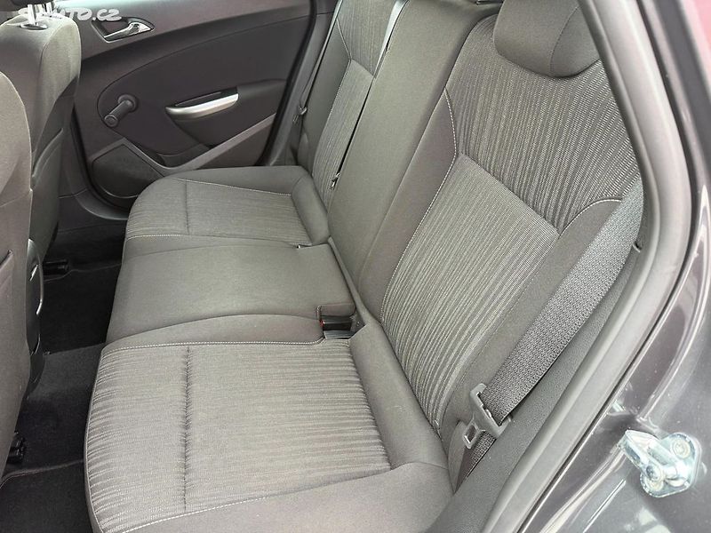 Opel Astra 1.7 CDTi 81kW - fotka 29 z 38