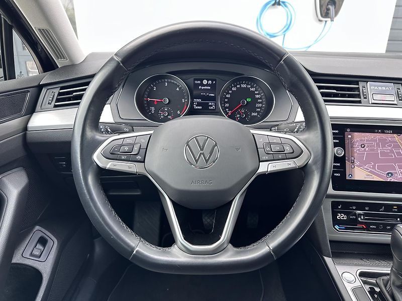 Volkswagen Passat 20TDI DSG Basic - fotka 10 z 21