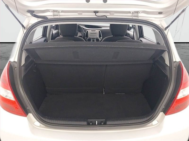 Hyundai i20 (2009) 1.2 - fotka 13 z 17