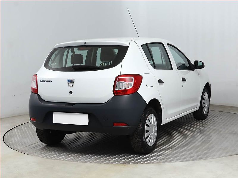 Dacia Sandero (2015) 1.2 16V - fotka 5 z 11