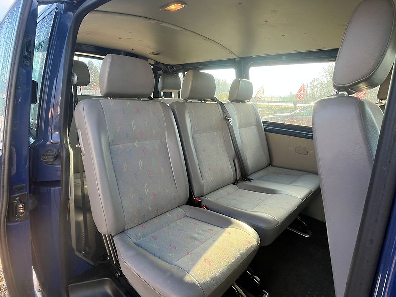 Volkswagen Caravelle 2.5TDI 96KW*8MIST* - fotka 17 z 24