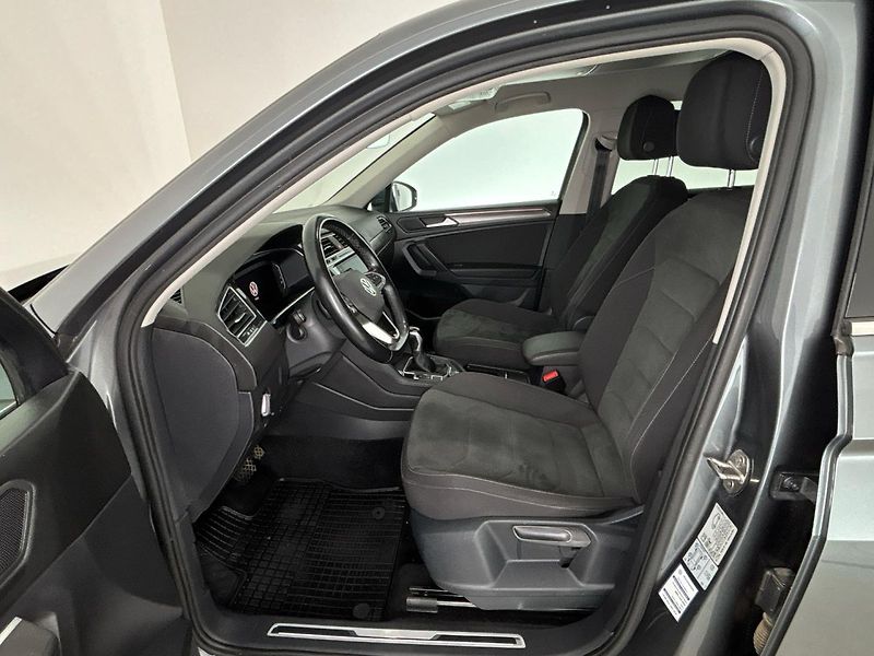 Volkswagen Tiguan Elegance 4Motion DSG - fotka 7 z 30