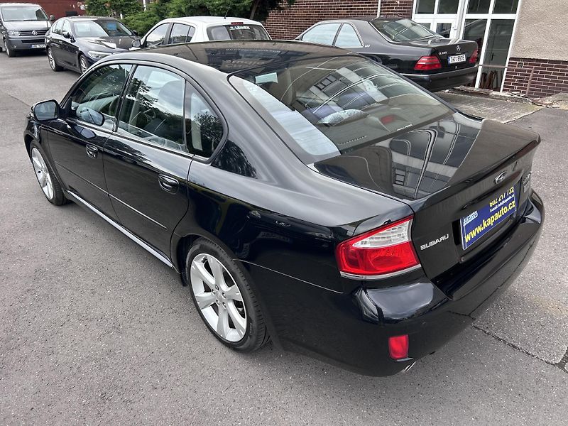 Subaru Legacy 2.0 D Active AWD - fotka 28 z 38