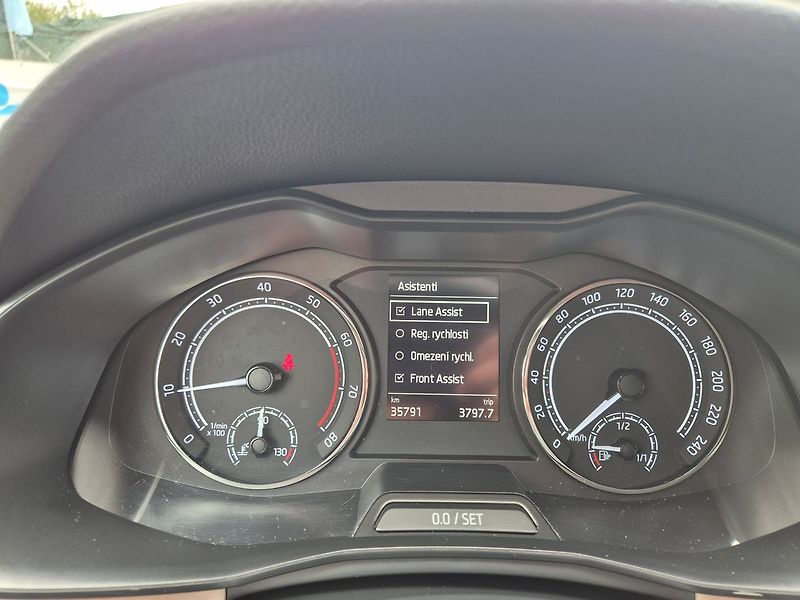 Škoda Scala 1.0 TSI 85kW Style, CZ, servis - fotka 15 z 23
