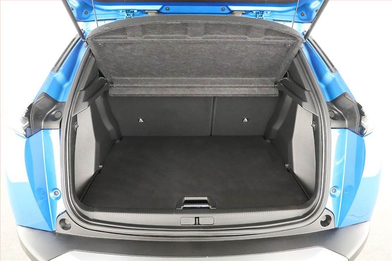 Peugeot 2008 (2024) Allure 1.2 PureTech - fotka 11 z 15
