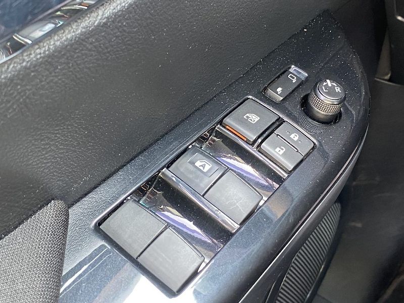 Toyota Hilux 2.8D, ČR, Active, 4x4, DPH - fotka 26 z 30