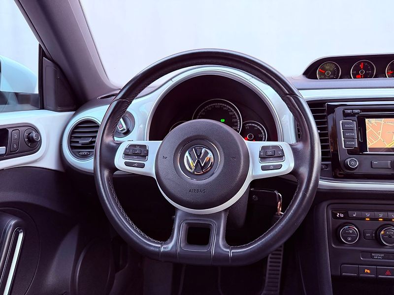 Volkswagen Beetle 1.4 TSi DSG7, Navi, Panorama - fotka 19 z 28