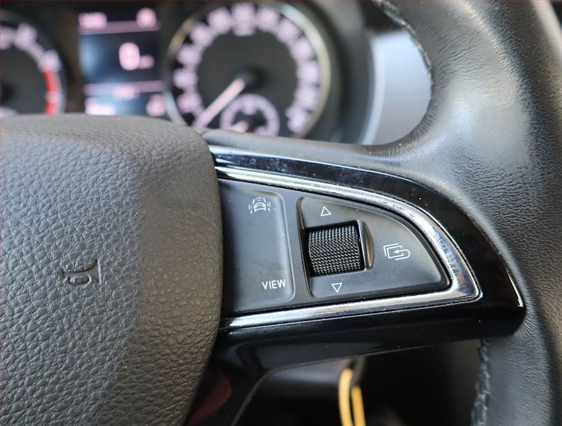 Škoda Fabia (2019) Ambition 1.0 TSI, Tempomat - fotka 18 z 22