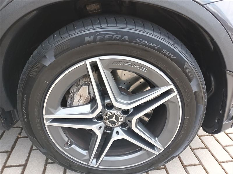 Mercedes-Benz GLC 2,0 300d,180kw,AMG,ČR,PANORAMA - fotka 25 z 39