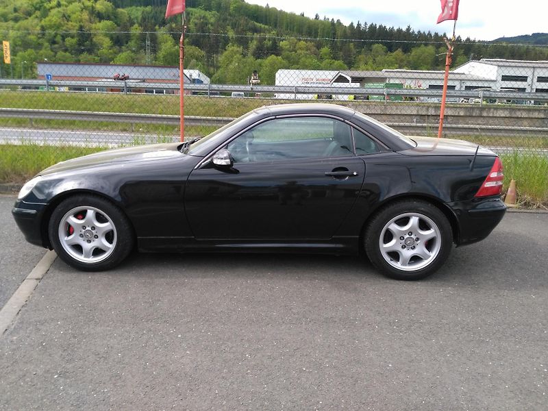 Mercedes-Benz SLK 230 Kompressor manuál - fotka 26 z 27