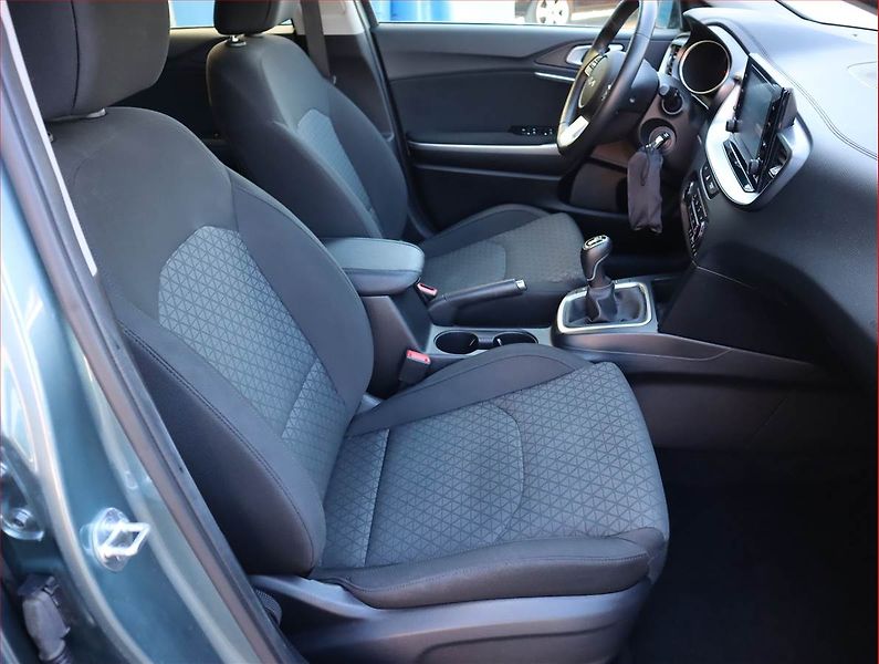 Kia Ceed (2023) Spin 1.0 T-GDI, SPIN, DPH - fotka 9 z 20