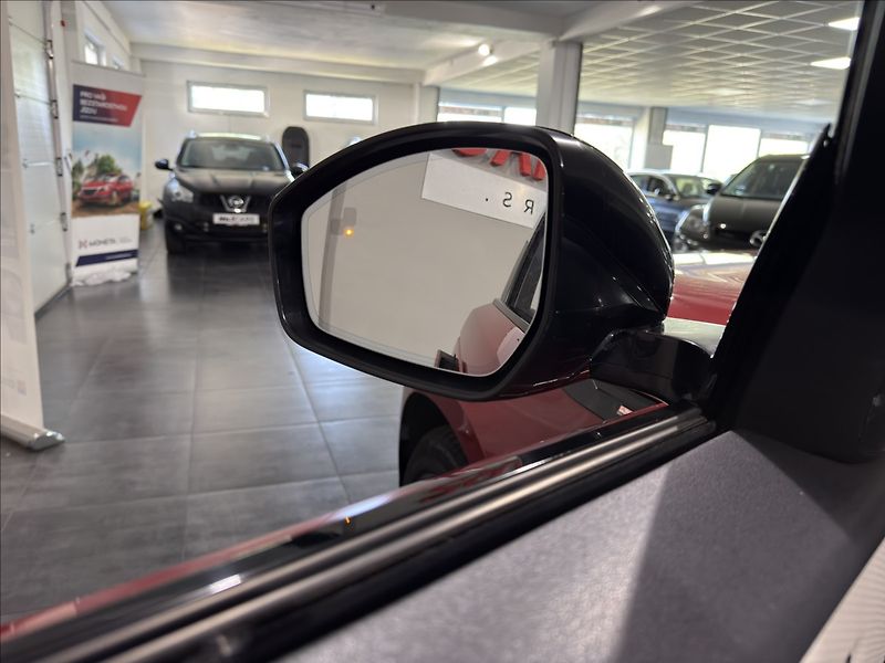 Land Rover Range Rover Velar 2,0   D180 AWD DYNAMIC HSE - fotka 7 z 34