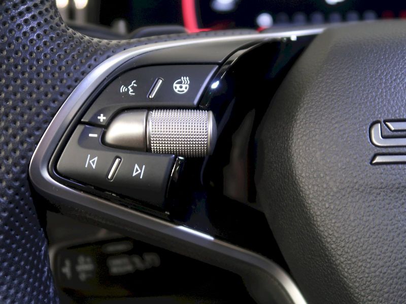 Škoda Superb (2025) iV SPORTLINE 1.5TSI 150KW NAVI - fotka 22 z 47