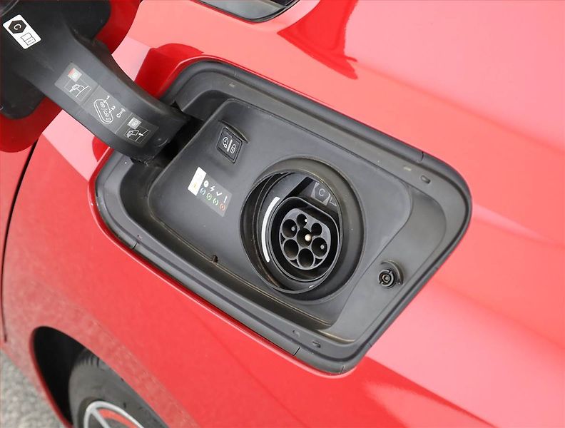 Opel Astra (2022) GS-Line Plug-in-Hybrid 1.6 T - fotka 18 z 19