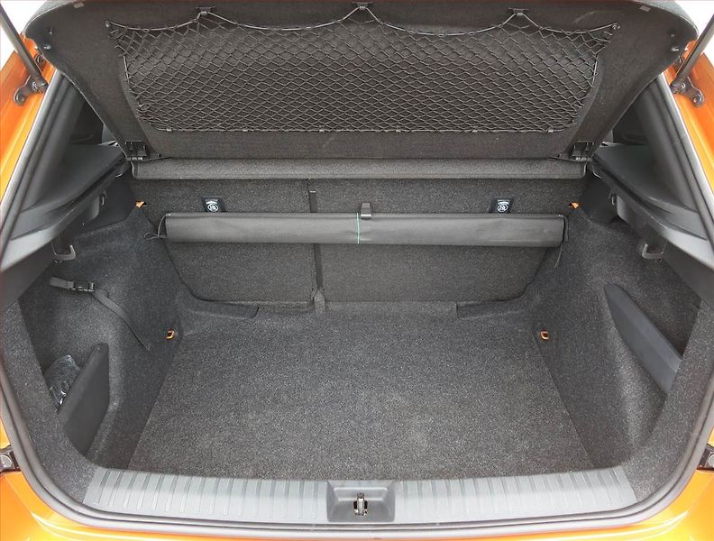 Škoda Kamiq (2022) Scoutline 1.0 TSI - fotka 14 z 19