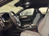Volvo XC40 (2025) 2,0 B3 FWD Plus Dark 8367 - náhled 7
