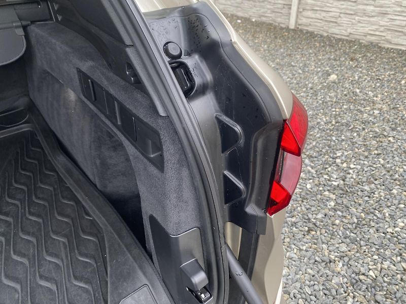BMW X5 M50XD 4x4 400PS CZ DPH FULL 1A - fotka 122 z 171