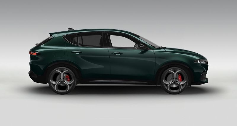 Alfa Romeo Tonale (2026) Veloce 1.5 Turbo Ibrida 175 TC - fotka 2 z 6