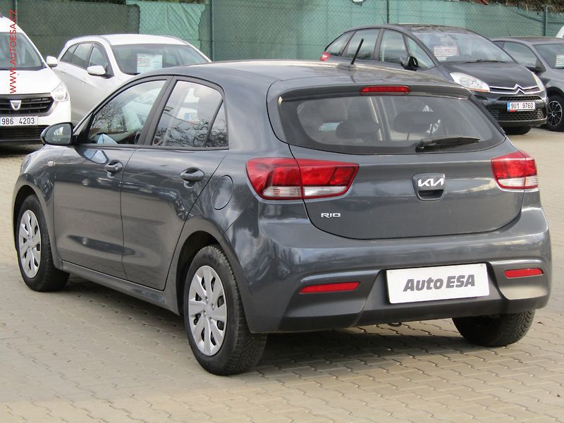 Kia Rio (2022) 1.2i, ČR, AC - fotka 6 z 16