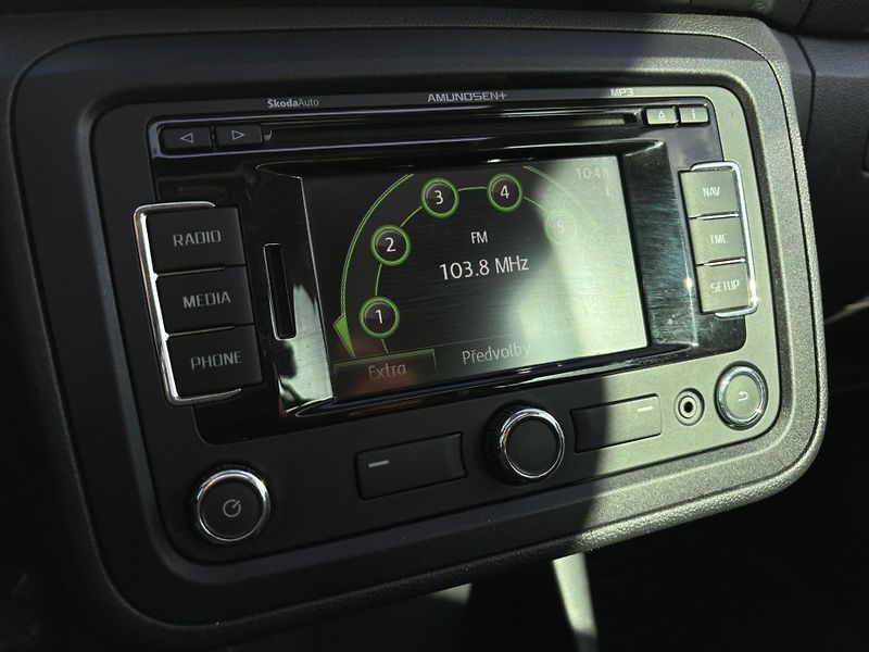 Škoda Fabia 1.2 TSI DSG / 77 kW Elegance - fotka 17 z 23