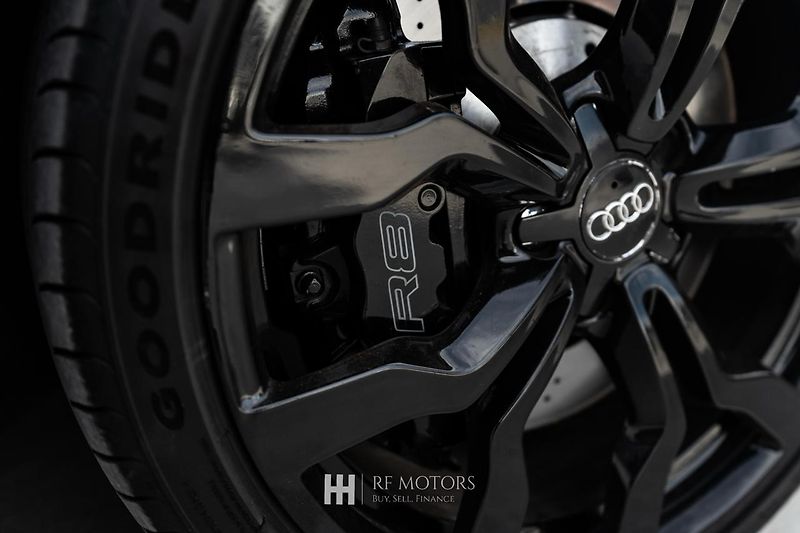 Audi R8 (2010) R8 5.2 V10 quattro 386kW - fotka 45 z 46