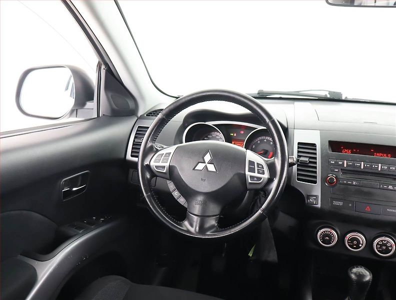 Mitsubishi Outlander (2009) 2.4 MIVEC, LPG, Tempomat - fotka 7 z 19