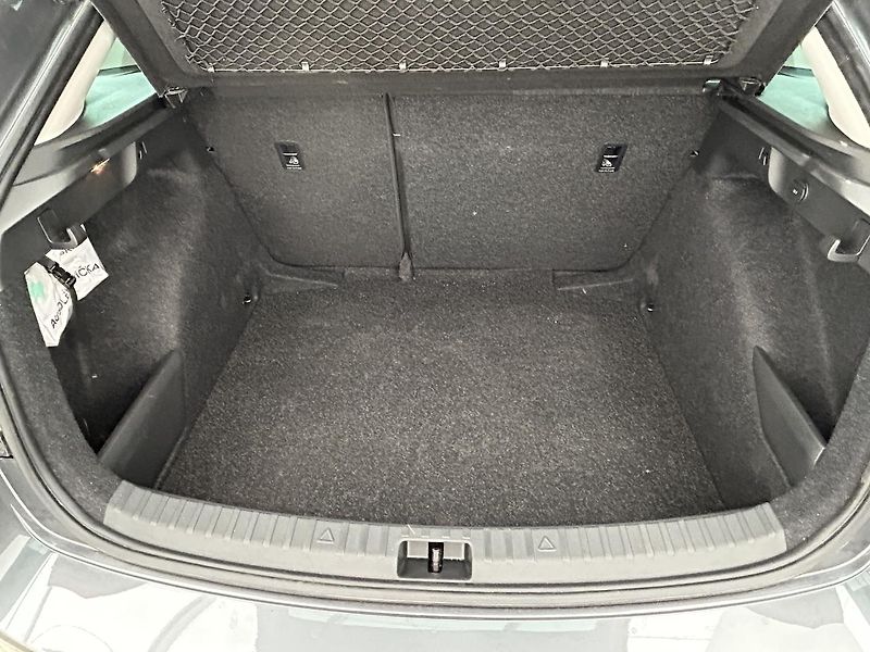 Škoda Scala 1.0 TSI Top selection - fotka 26 z 28
