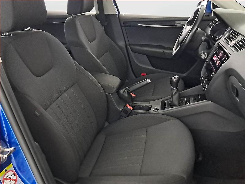 Škoda Octavia (2020) 1.6 TDI, Tempomat - fotka 9 z 20