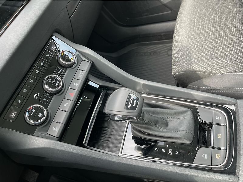 Škoda Karoq 2.0TDi 110 kW 4x4 TOP SELECTIO - fotka 20 z 29