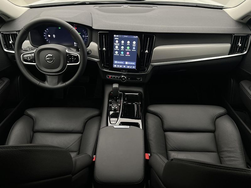 Volvo V90 T6 AWD DARK PLUS RECHARGE AUT - fotka 2 z 47