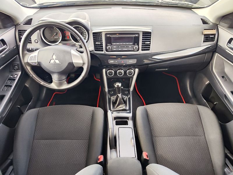 Mitsubishi Lancer 1.6 Mivec/86kW ČR 1.Majitel - fotka 13 z 27
