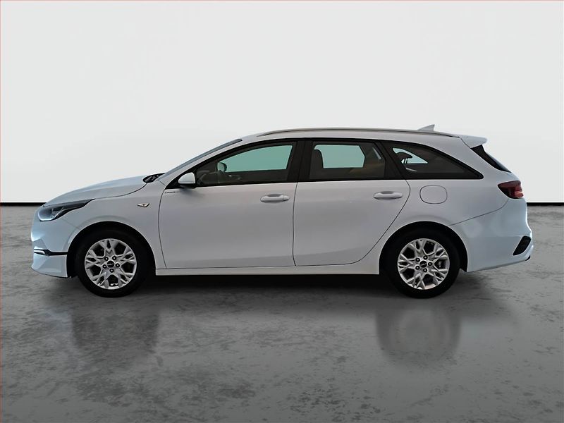 Kia Ceed (2022) 1.5 T-GDI, ČR,1.maj - fotka 3 z 17