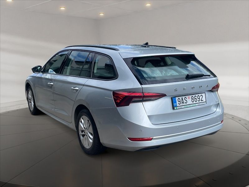 Škoda Octavia 2,0 TDI Ambition 4x4 DSG - fotka 4 z 11