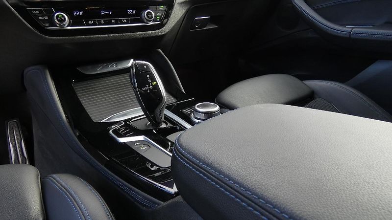BMW X4 xDrive 20i M Sport - fotka 6 z 23