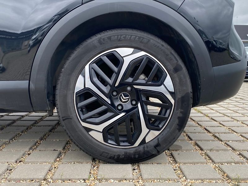 Citroën C4 (2022) 1,2 (114kW) Aut  BA - fotka 13 z 38