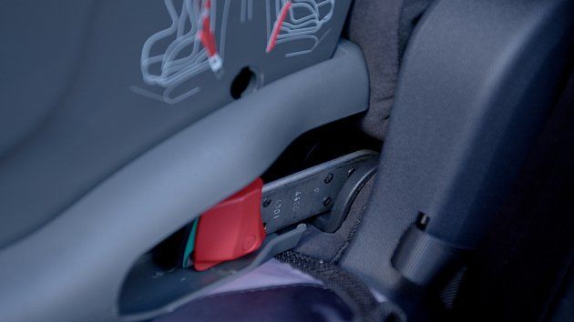 U sedačky s Top Tetherem představuje zacvaknutí spodních konektorů pouze část montáže., zdroj: Se svolením Škoda.