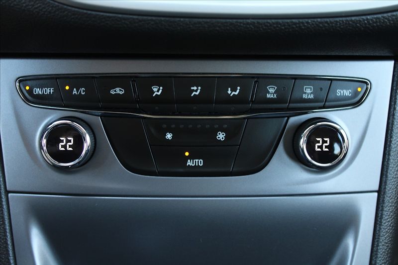 Opel Astra 1,4 i  NOVÉ V ČR,1.MAJITEL - fotka 14 z 27