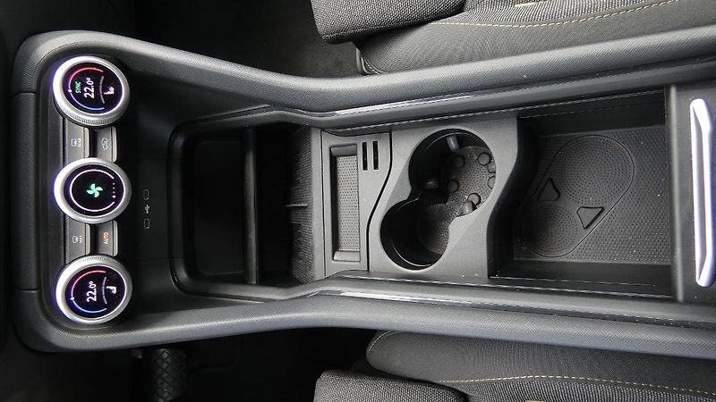 Škoda Kodiaq 2,0 TDi Selection 142 kW 4x4 D - fotka 18 z 26