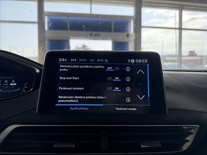 Peugeot 5008 1,5   7.MÍST,ČR,SERVISKA,ZÁRUK - fotka 11 z 20
