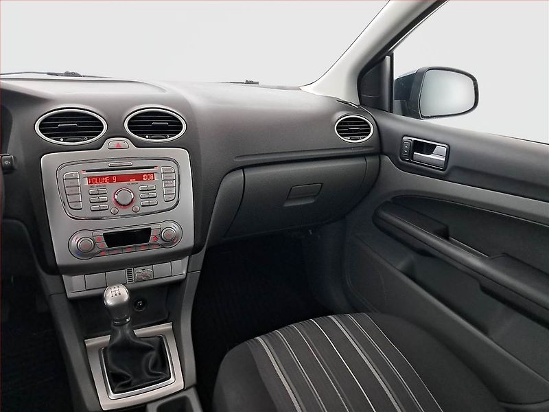 Ford Focus (2008) 1.6 16V, nová STK - fotka 8 z 17