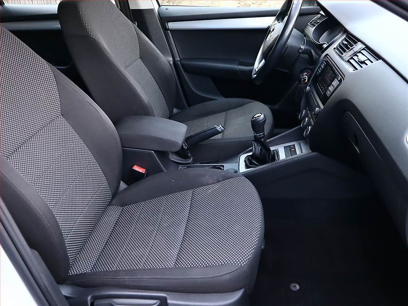 Škoda Octavia (2016) Ambition 1.6 TDI, Tempomat - fotka 7 z 12